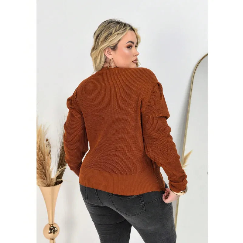 Blusa suéter tricô plus size ferrugem com manga bufante princesa e gola redonda.
