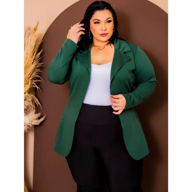 Blazer maxi alfaiataria plus size verde escuro acinturado feminino.