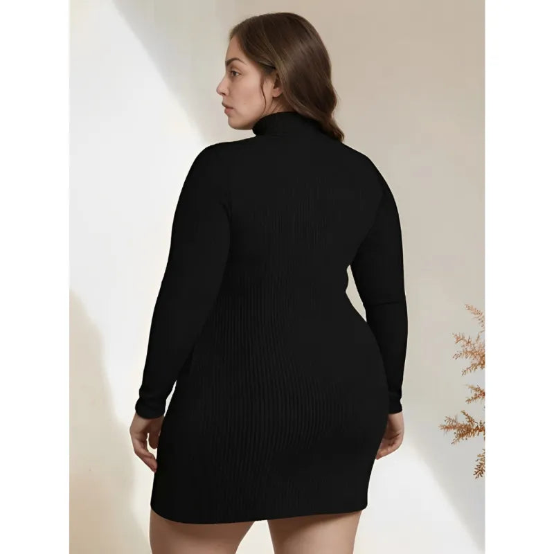 Vestido cacharrel plus size com gola alta e manga longa slim fit.