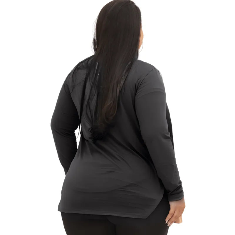 Cardigan kimono feminino plus size preto com manga longa e fenda em malha leve.