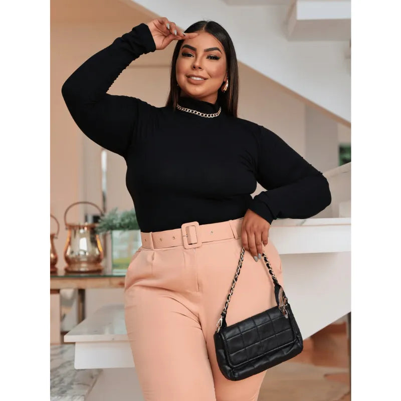 Blusa cacharrel feminina plus size marrom com manga longa e gola alta segunda pele.