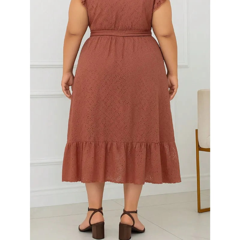 Vestido max midi plus size verde oliva em malha laise com cinto feminino.