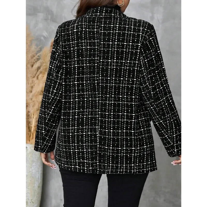 Blazer Tweed Xadrez Plus Size Feminino Preto e Branco de Inverno