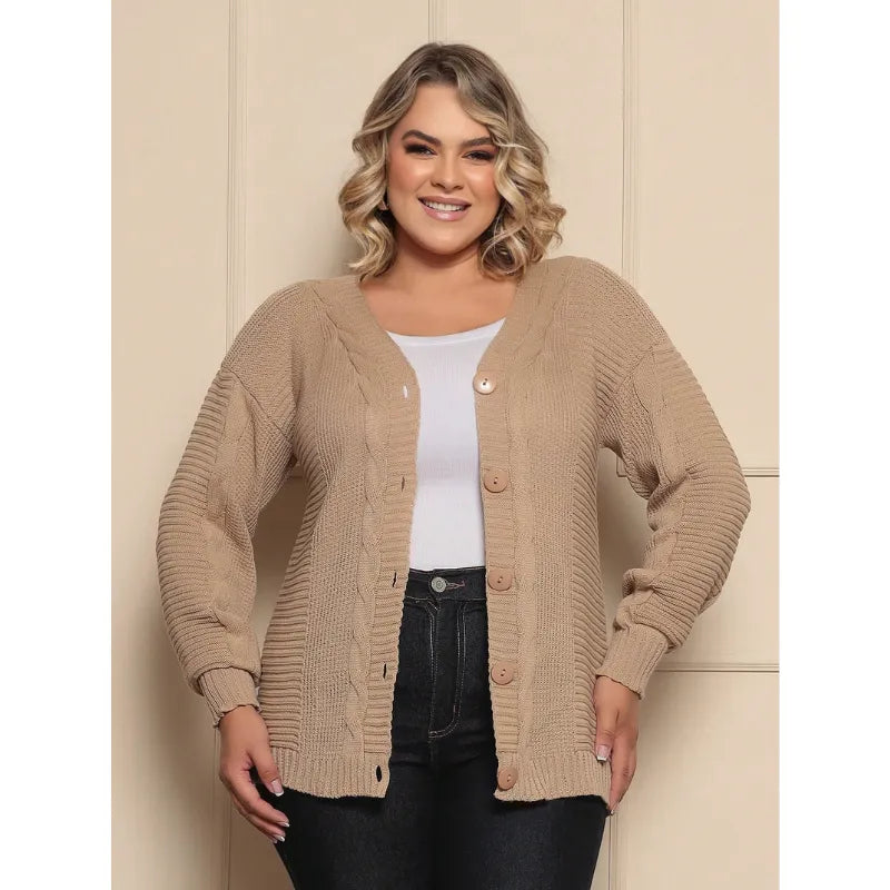 Casaco suéter plus size feminino roxo com botão trançado oversized.