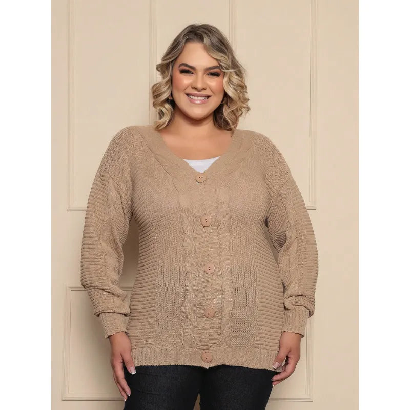 Casaco suéter plus size feminino roxo com botão trançado oversized.