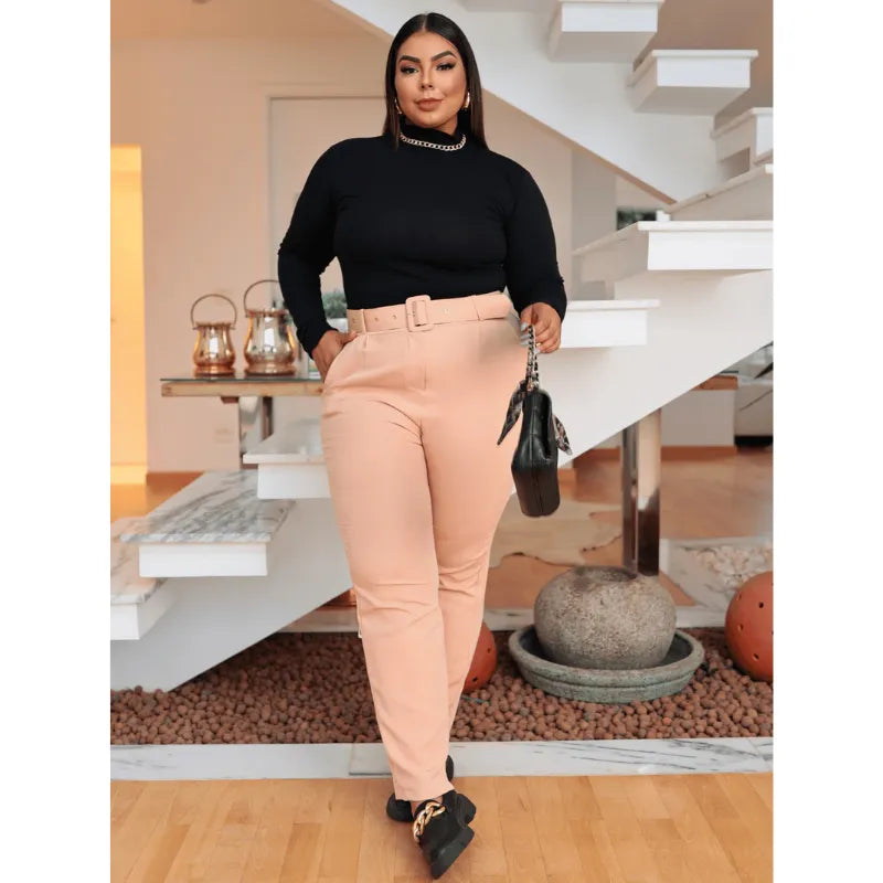 Blusa cacharrel feminina plus size marrom com manga longa e gola alta segunda pele.