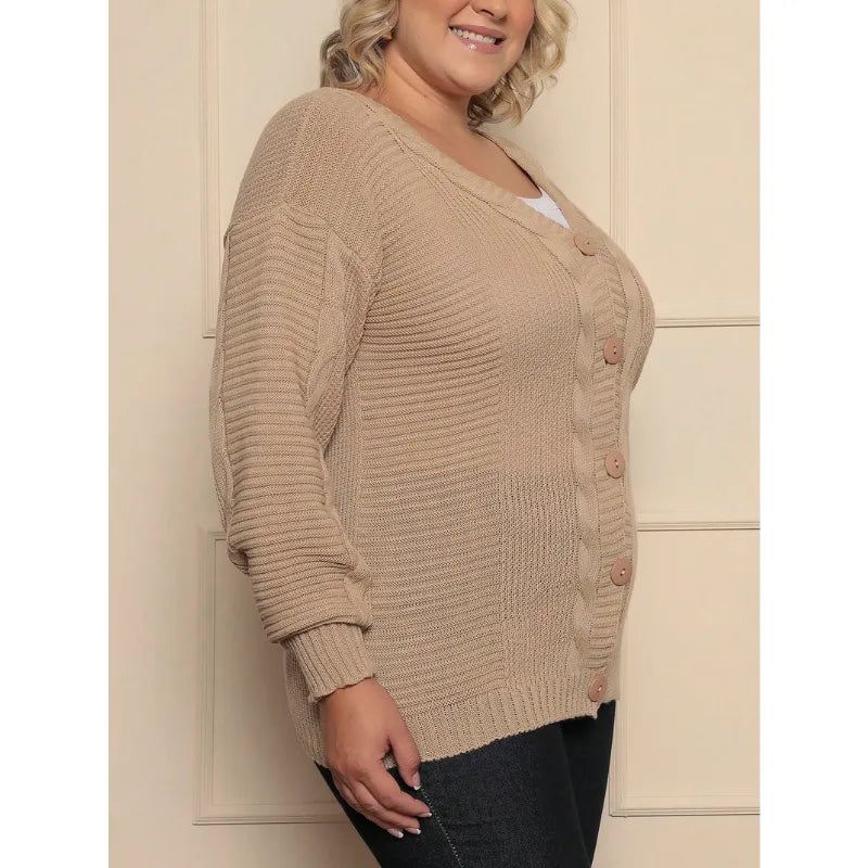 Casaco suéter plus size feminino roxo com botão trançado oversized.