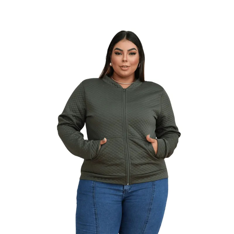 Suéter moletom plus size marrom com zíper e bolsos.
