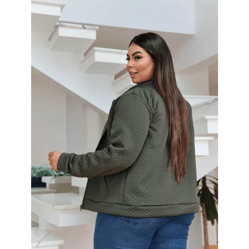 Suéter moletom plus size marrom com zíper e bolsos.