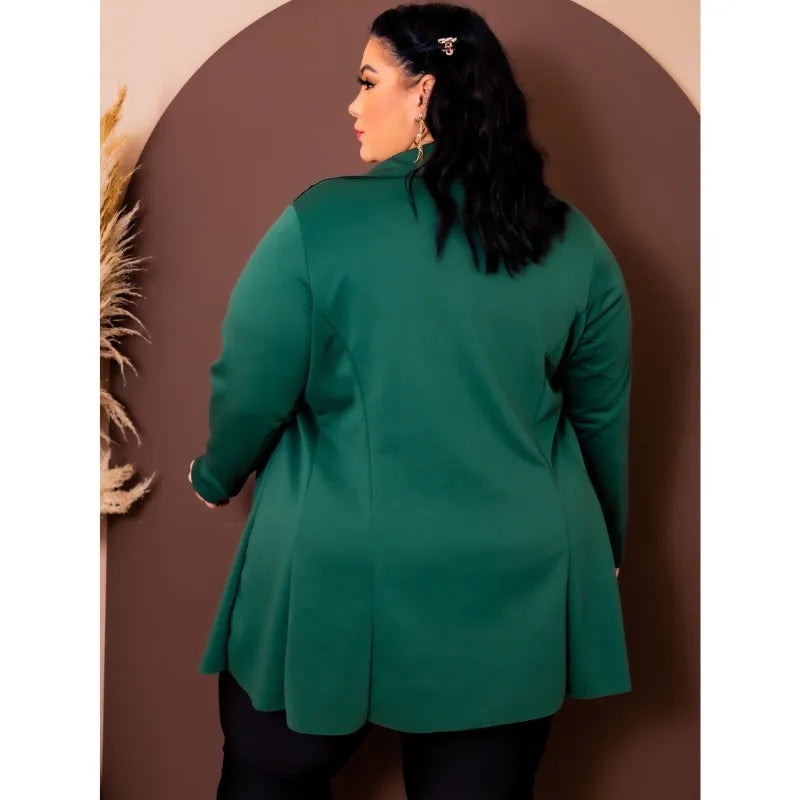 Blazer maxi alfaiataria plus size verde escuro acinturado feminino.