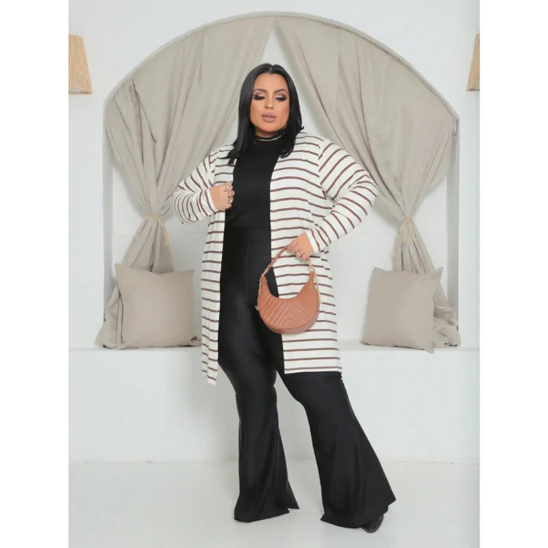 Max cardigan feminino plus size marrom longo em tricô.

