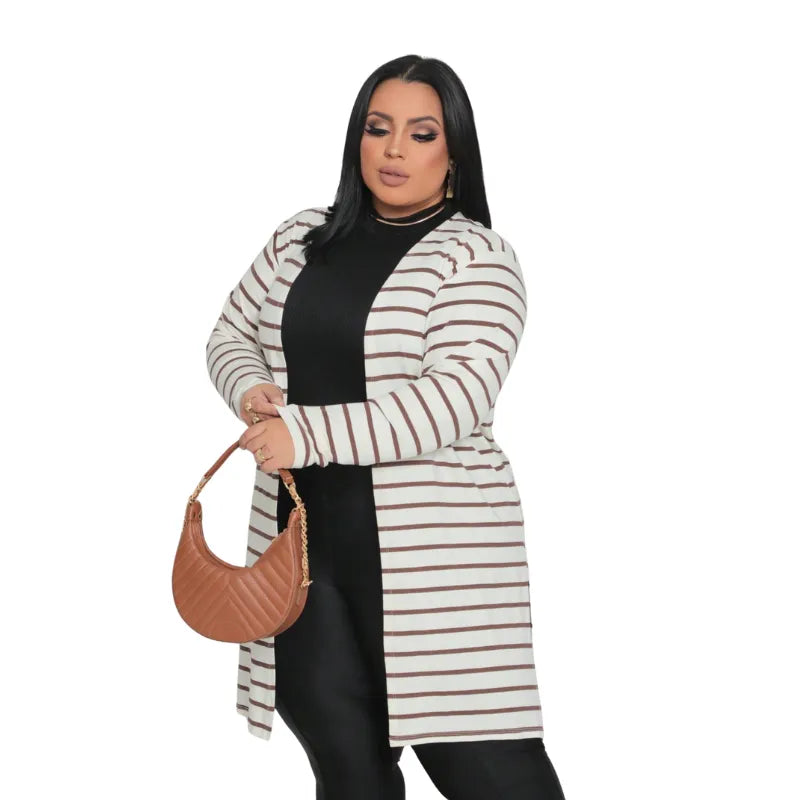 Max cardigan feminino plus size marrom longo em tricô.


