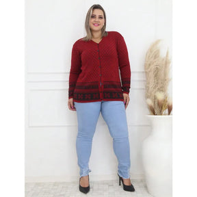 Suéter plus size vermelho com botões, decote V e manga longa.