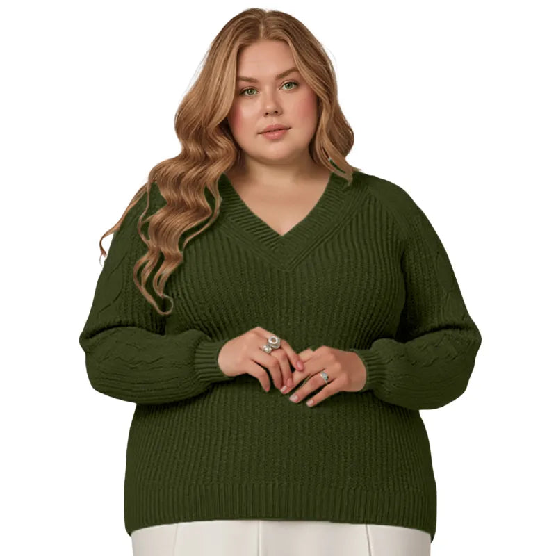 Blusa suéter plus size feminina verde militar em tricô com gola V e manga longa.