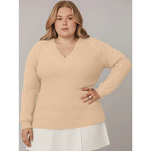 Blusa suéter plus size feminina verde militar em tricô com gola V e manga longa.