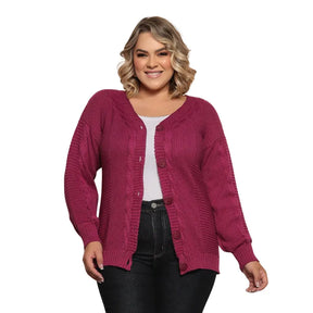 Casaco suéter plus size feminino roxo com botão trançado oversized.